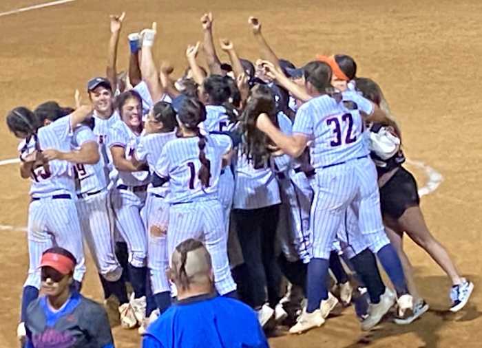 Eastvale Roosevelt Mustangs softball9